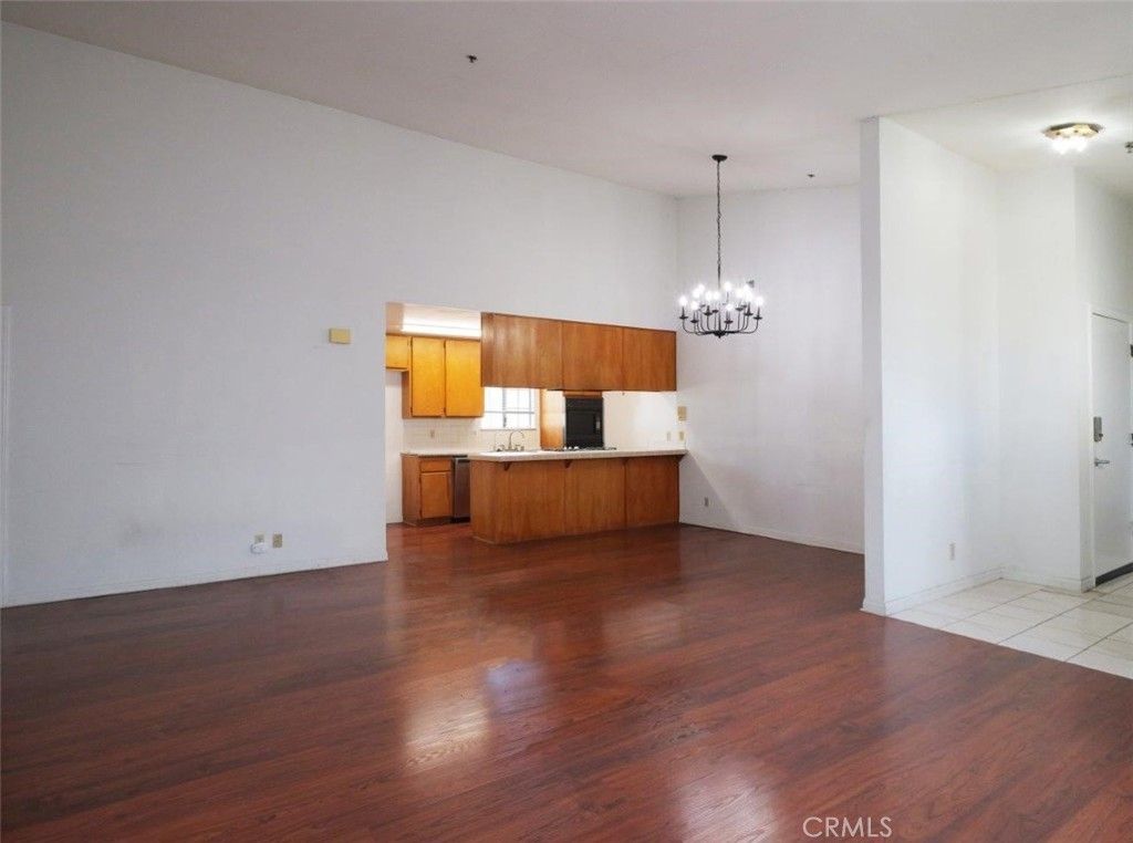 Image 7 of property listing at 3815 W 190th Street, Torrance, CA 90504