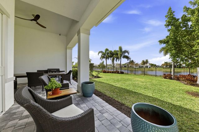 10332 Northbrook Circle, Palm Beach Gardens, FL 33412