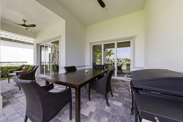 10332 Northbrook Circle, Palm Beach Gardens, FL 33412