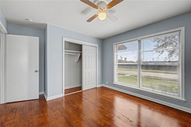 4909 Holmes Dr, Corpus Christi, TX 78411