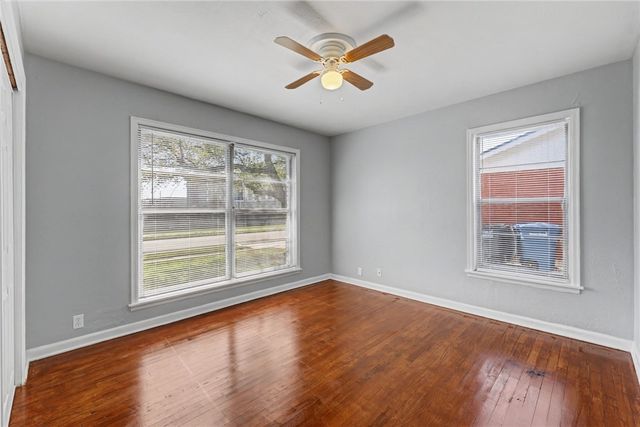 4909 Holmes Dr, Corpus Christi, TX 78411