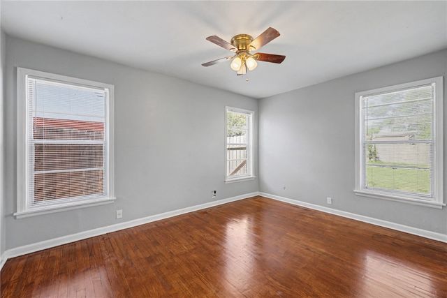 4909 Holmes Dr, Corpus Christi, TX 78411