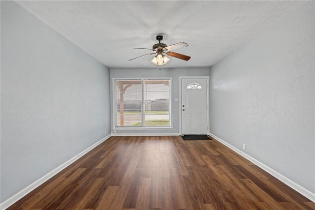 4909 Holmes Dr, Corpus Christi, TX 78411