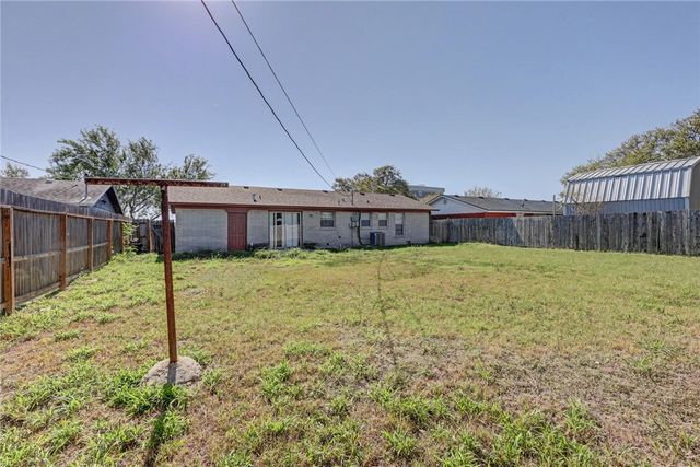 4909 Holmes Dr, Corpus Christi, TX 78411