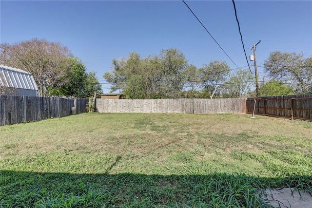 4909 Holmes Dr, Corpus Christi, TX 78411