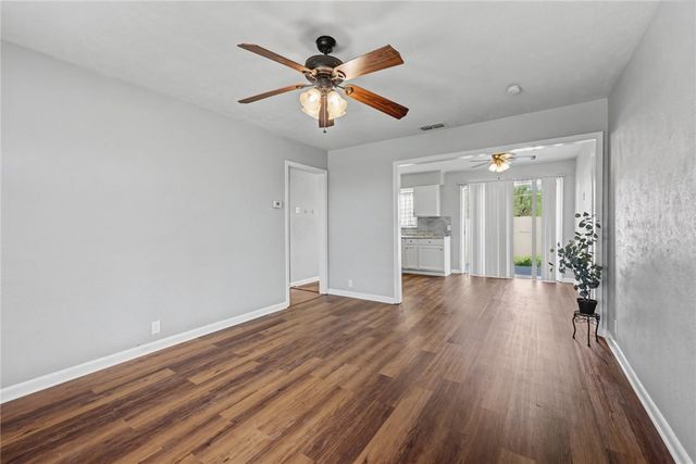 4909 Holmes Dr, Corpus Christi, TX 78411