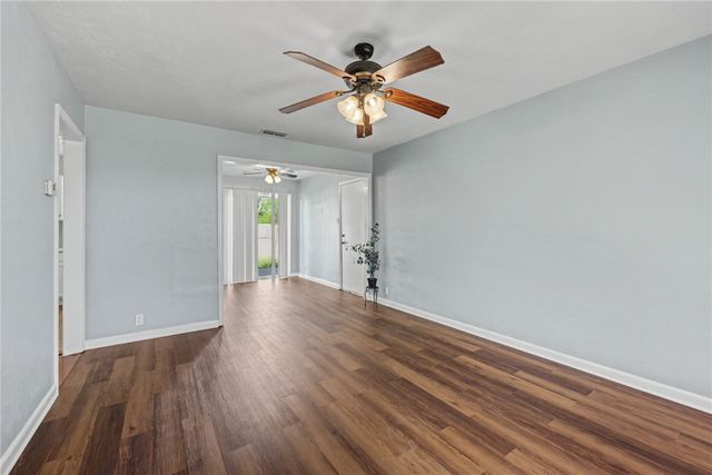 4909 Holmes Dr, Corpus Christi, TX 78411