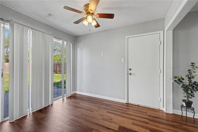 4909 Holmes Dr, Corpus Christi, TX 78411