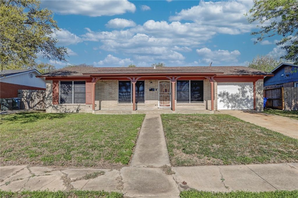 4909 Holmes Dr, Corpus Christi, TX 78411