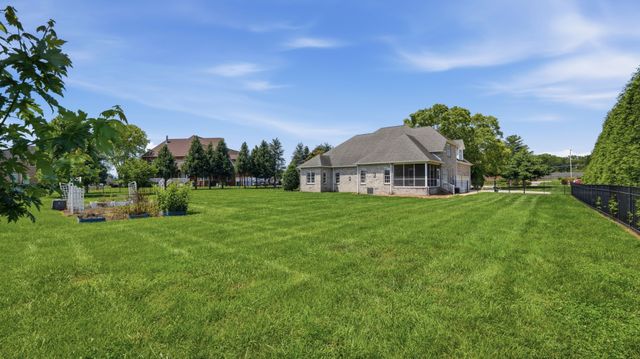 292 Ridgecrest Dr, Winchester, TN 37398