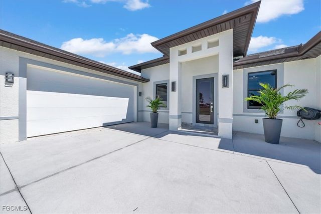 363 Paisley AVE, Lehigh Acres, FL 33974