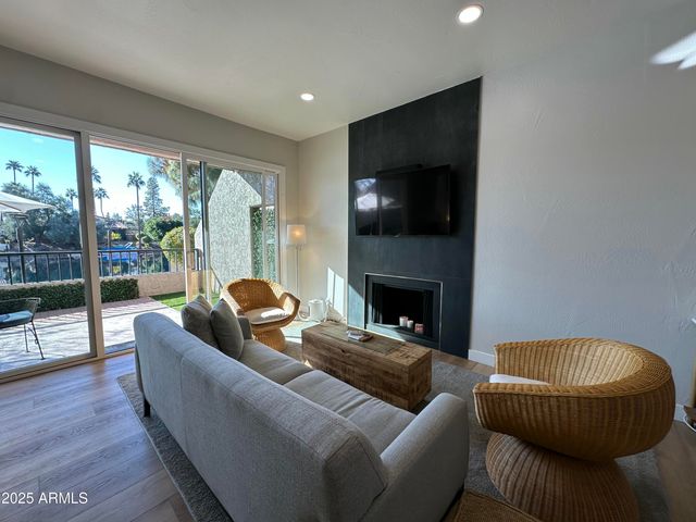 1209 E NORTHSHORE Drive 138, Tempe, AZ 85283