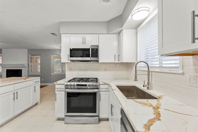 1735 Eastfield Drive, Missouri City, TX 77459