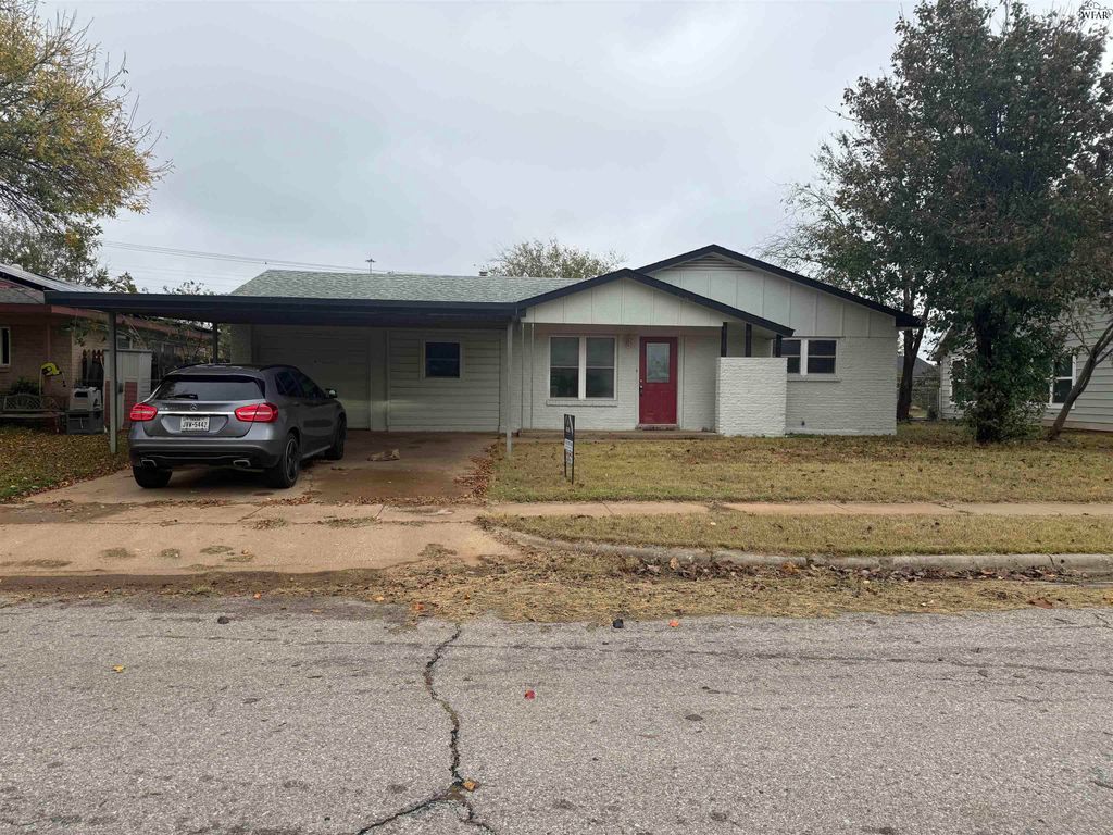 1811 DEER PARKWAY, Wichita Falls, TX 76306