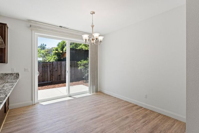 1397 Live Oak Ln, Auburn, CA 95603
