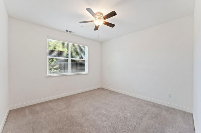 1397 Live Oak Ln, Auburn, CA 95603
