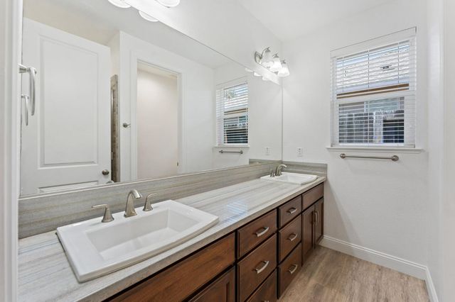 1397 Live Oak Ln, Auburn, CA 95603