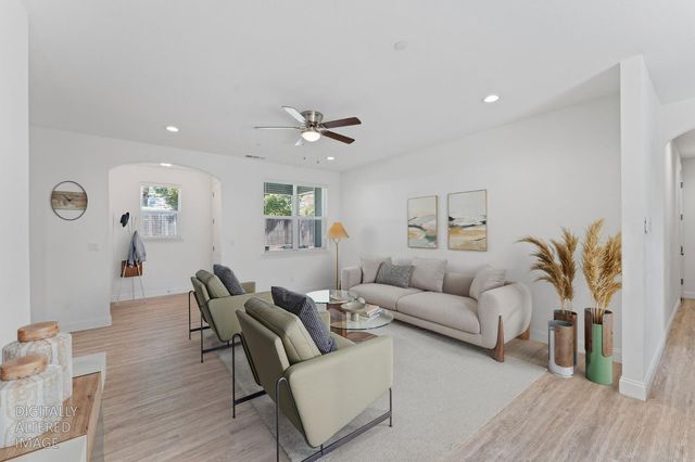 1397 Live Oak Ln, Auburn, CA 95603
