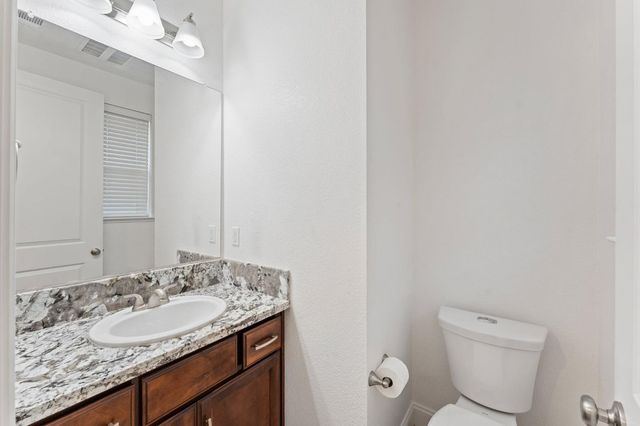 1397 Live Oak Ln, Auburn, CA 95603
