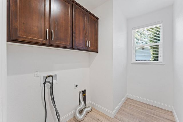 1397 Live Oak Ln, Auburn, CA 95603
