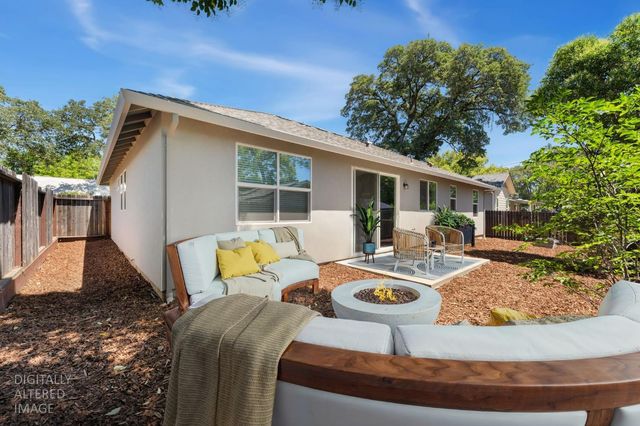 1397 Live Oak Ln, Auburn, CA 95603