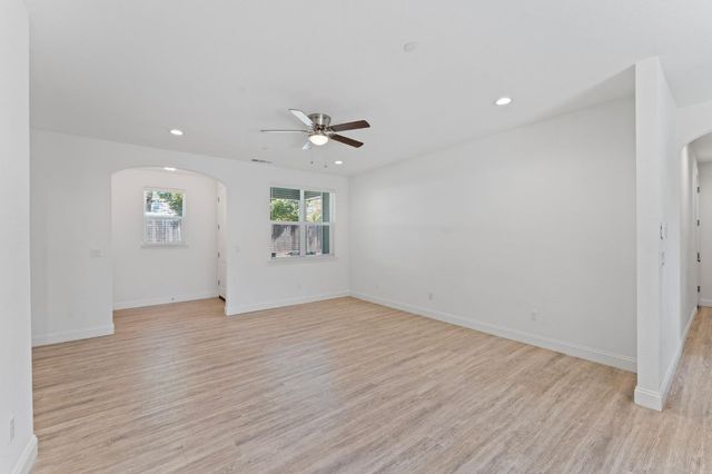 1397 Live Oak Ln, Auburn, CA 95603