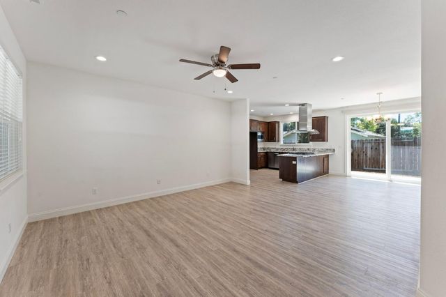 1397 Live Oak Ln, Auburn, CA 95603