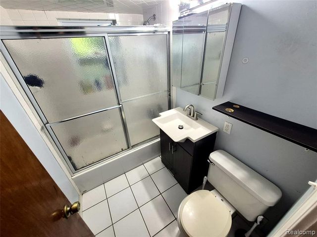 955 Salisbury Avenue, Flint, MI 48532