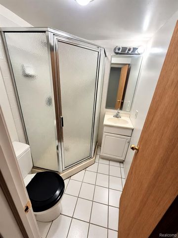 955 Salisbury Avenue, Flint, MI 48532