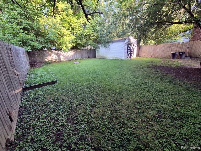 955 Salisbury Avenue, Flint, MI 48532