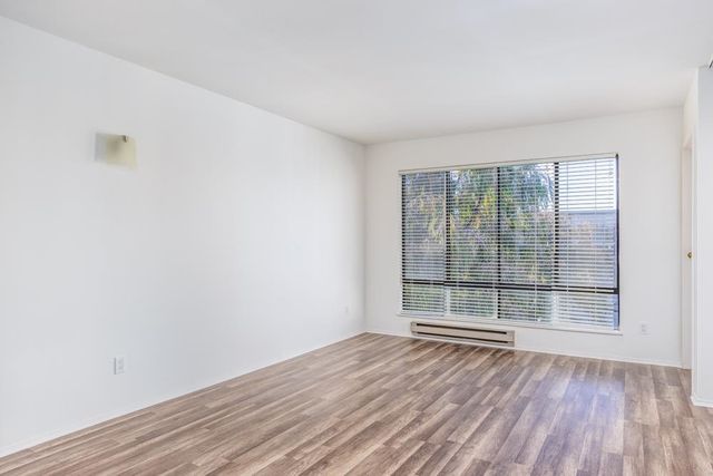 5 Admiral Dr F408, Emeryville, CA 94608