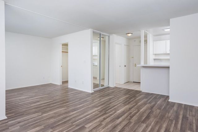 5 Admiral Dr F408, Emeryville, CA 94608