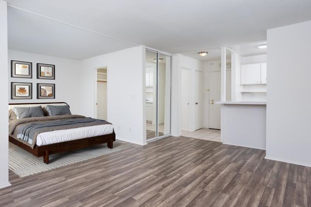 5 Admiral Dr F408, Emeryville, CA 94608