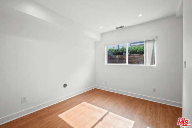 816 N Hobart Boulevard, Los Angeles, CA 90029