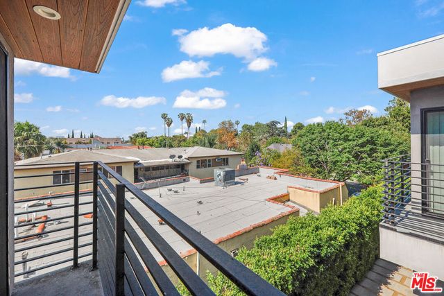 816 N Hobart Boulevard, Los Angeles, CA 90029