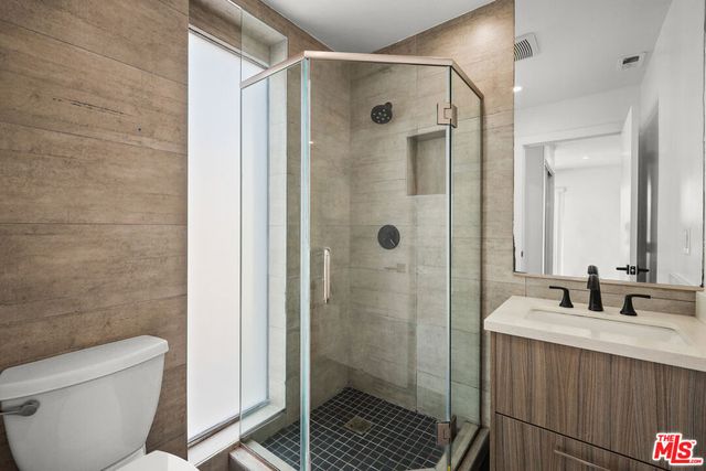 816 N Hobart Boulevard, Los Angeles, CA 90029