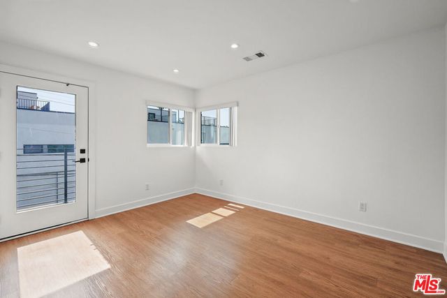 816 N Hobart Boulevard, Los Angeles, CA 90029