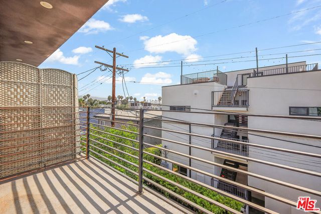 816 N Hobart Boulevard, Los Angeles, CA 90029