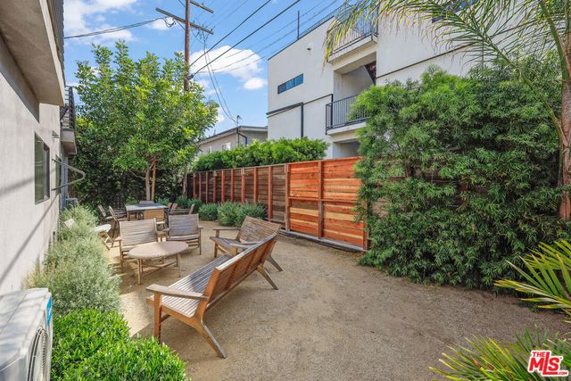 816 N Hobart Boulevard, Los Angeles, CA 90029
