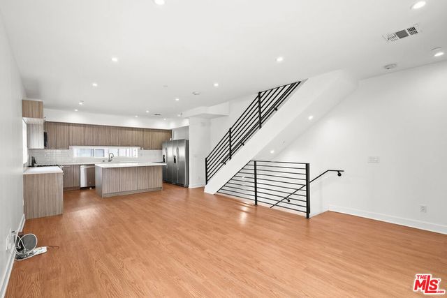 816 N Hobart Boulevard, Los Angeles, CA 90029