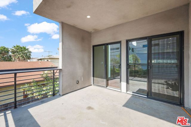 816 N Hobart Boulevard, Los Angeles, CA 90029
