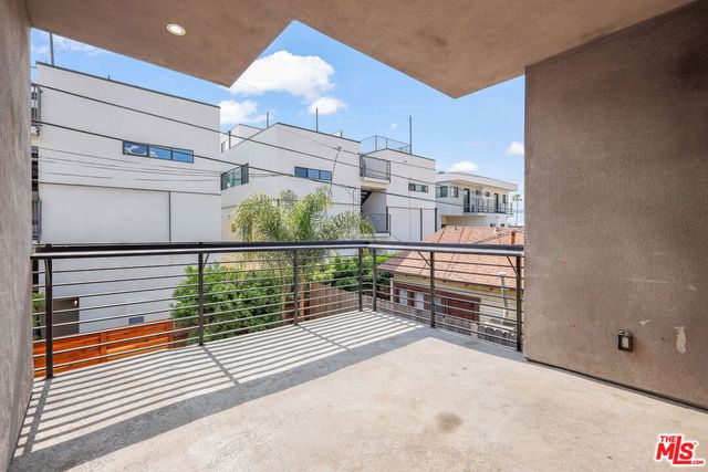816 N Hobart Boulevard, Los Angeles, CA 90029