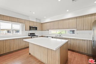 816 N Hobart Boulevard, Los Angeles, CA 90029