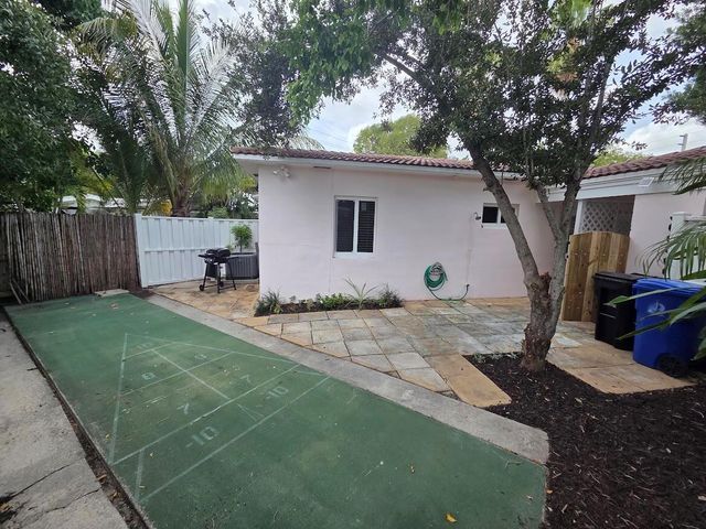 1152 Bayview Drive 1152, Fort Lauderdale, FL 33304