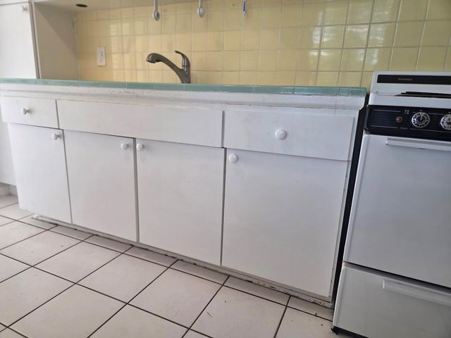 1152 Bayview Drive 1152, Fort Lauderdale, FL 33304