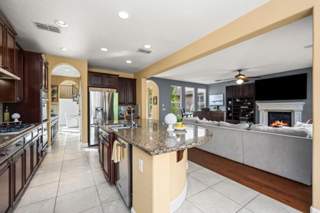 2048 Beckett Dr, El Dorado Hills, CA 95762