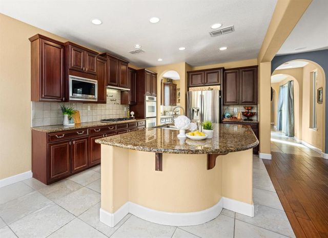 2048 Beckett Dr, El Dorado Hills, CA 95762