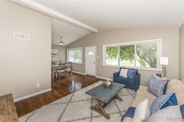 1085 Grenoble Lane, Florissant, MO 63033