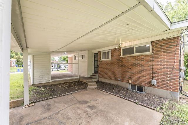 1085 Grenoble Lane, Florissant, MO 63033