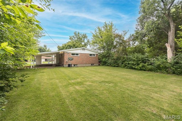 1085 Grenoble Lane, Florissant, MO 63033